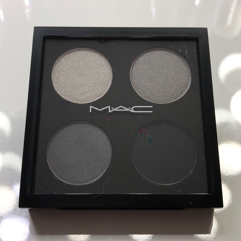 Brand New MAC Eye Shadow X4